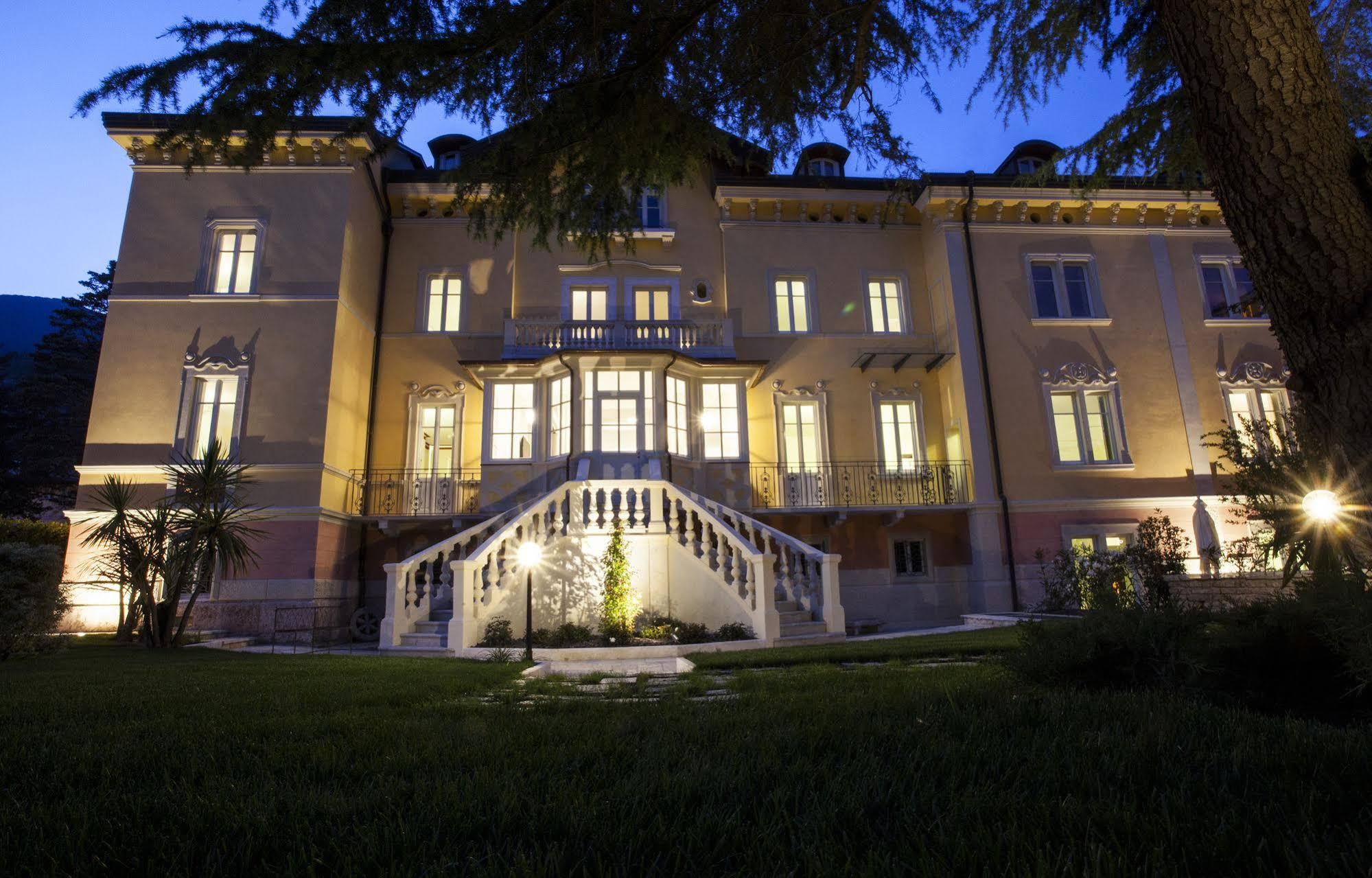Villa Italia Luxury Suites And Apartments Арко Екстер'єр фото
